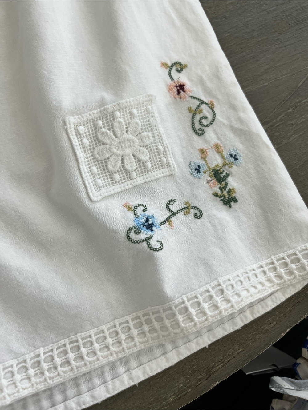 Bila Large White Embroidered Drawstring Shorts NWT - Picture 10 of 12